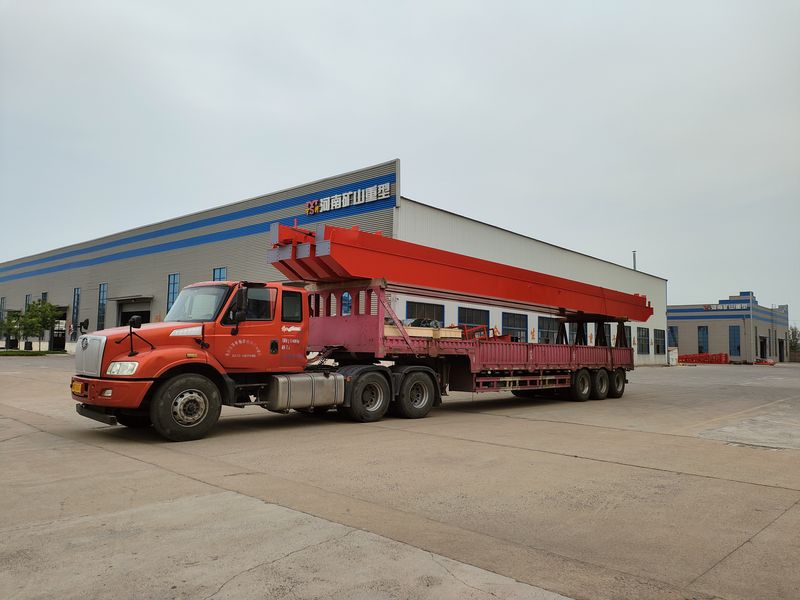 電動葫蘆橋式起重機(jī) 3臺 LH5t-17m 制作完成，發(fā)往河南漯河交付客戶使用。